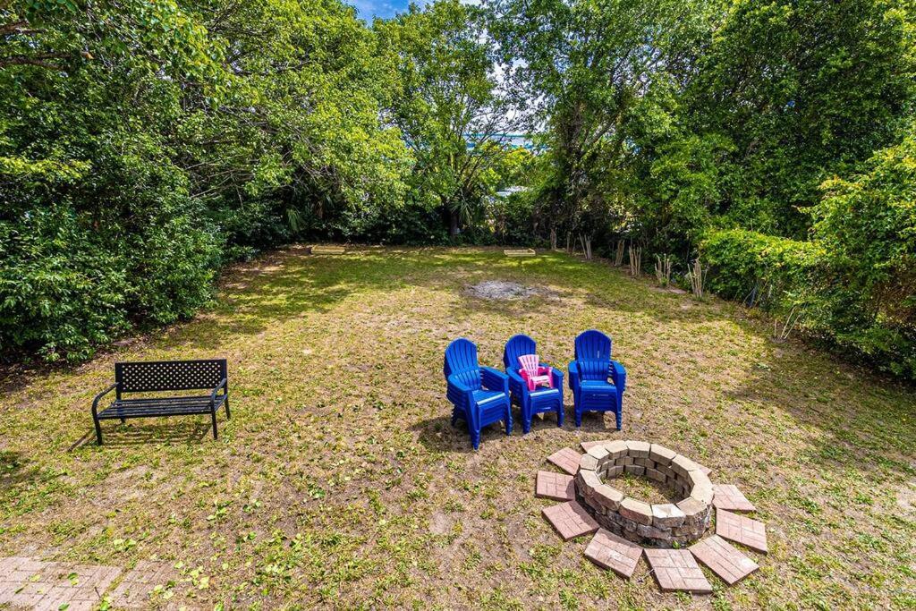 Gorgeous Centrally Located Ocean View 2 King, Huge Private Yard & Deck, Firepit, Bbq, & Game Tables Myrtle Beach Exterior photo