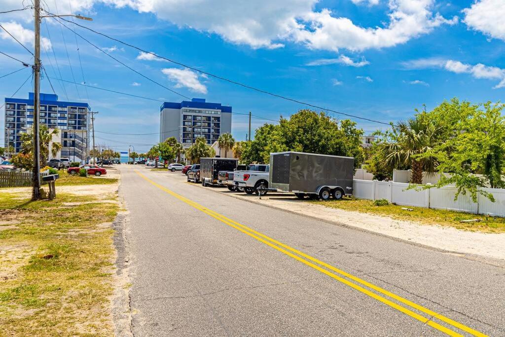 Gorgeous Centrally Located Ocean View 2 King, Huge Private Yard & Deck, Firepit, Bbq, & Game Tables Myrtle Beach Exterior photo