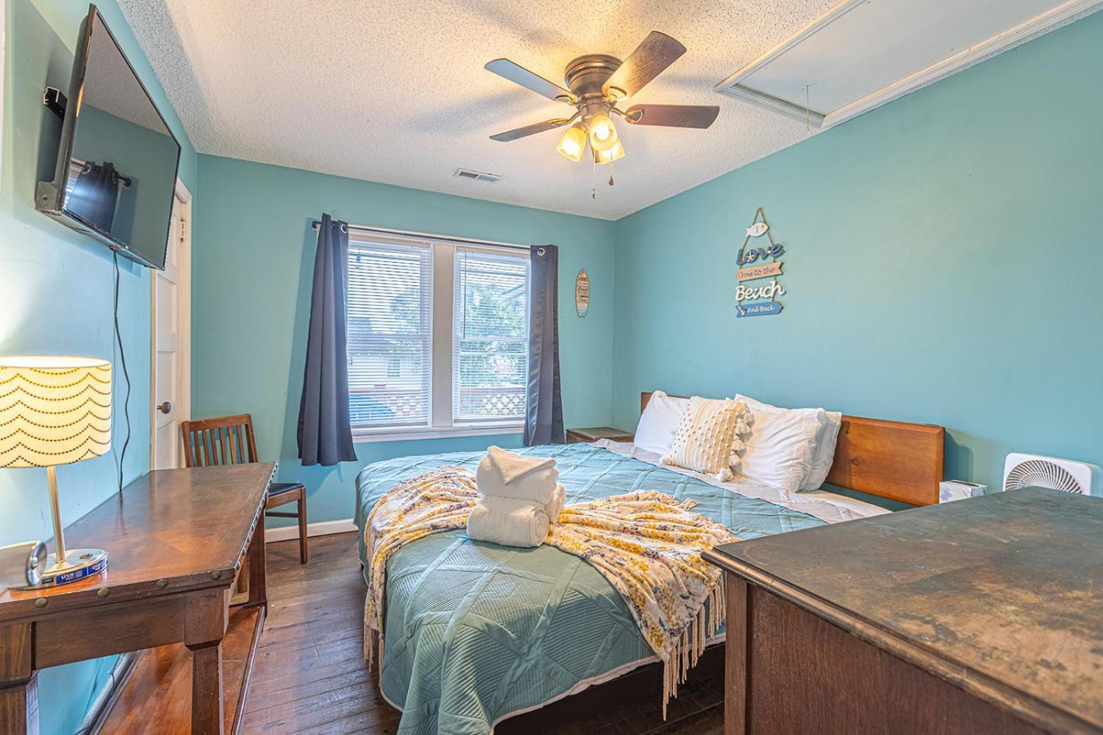 Gorgeous Centrally Located Ocean View 2 King, Huge Private Yard & Deck, Firepit, Bbq, & Game Tables Myrtle Beach Exterior photo