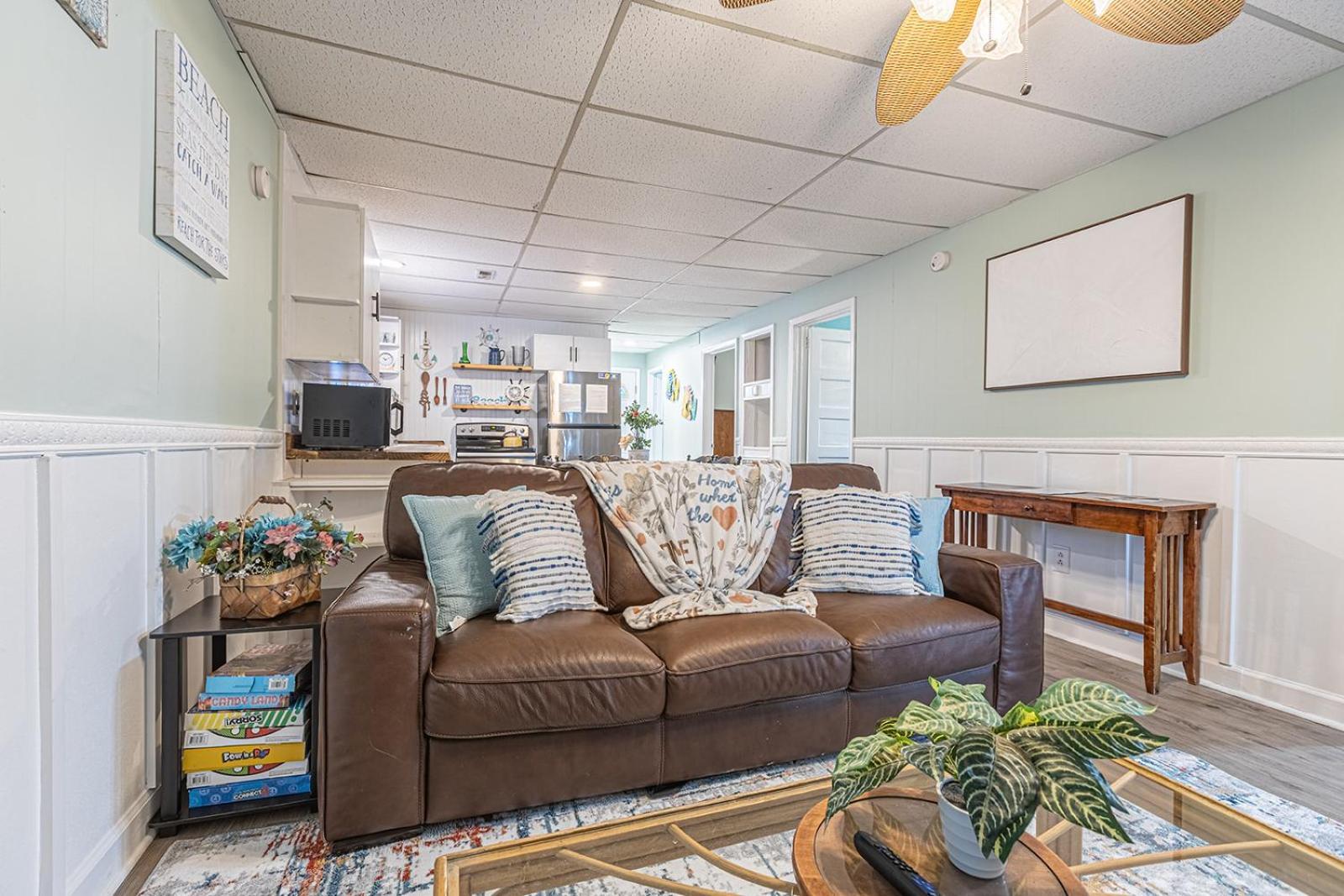 Gorgeous Centrally Located Ocean View 2 King, Huge Private Yard & Deck, Firepit, Bbq, & Game Tables Myrtle Beach Exterior photo