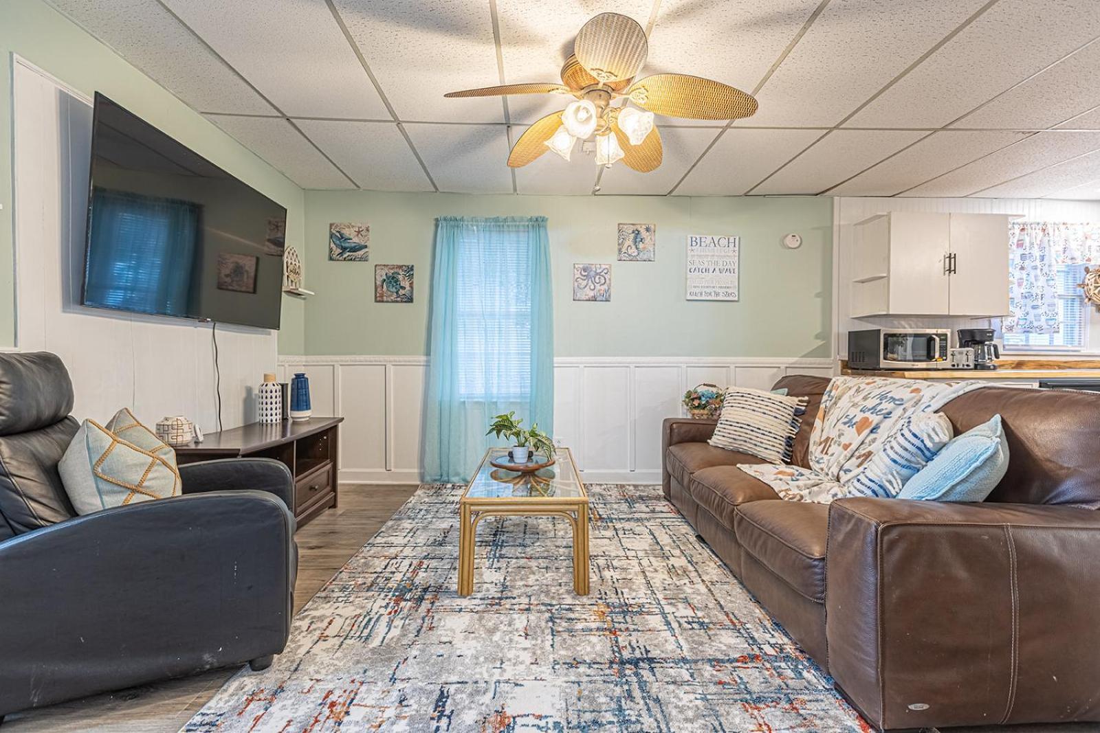 Gorgeous Centrally Located Ocean View 2 King, Huge Private Yard & Deck, Firepit, Bbq, & Game Tables Myrtle Beach Exterior photo