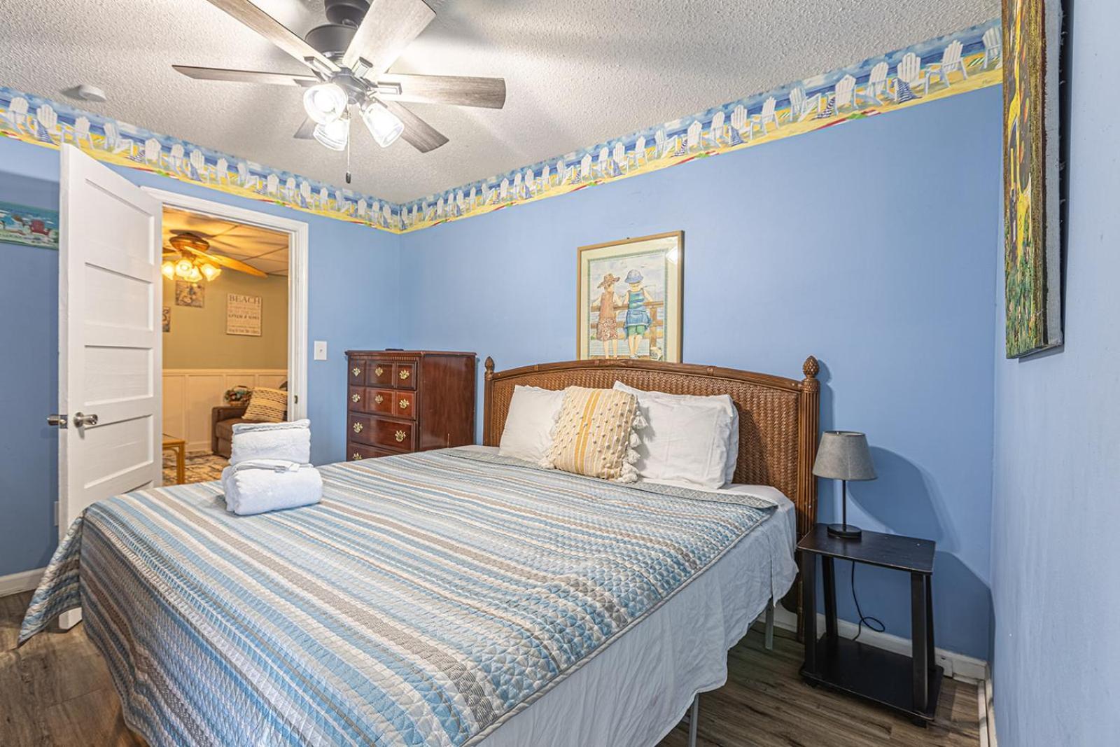 Gorgeous Centrally Located Ocean View 2 King, Huge Private Yard & Deck, Firepit, Bbq, & Game Tables Myrtle Beach Exterior photo