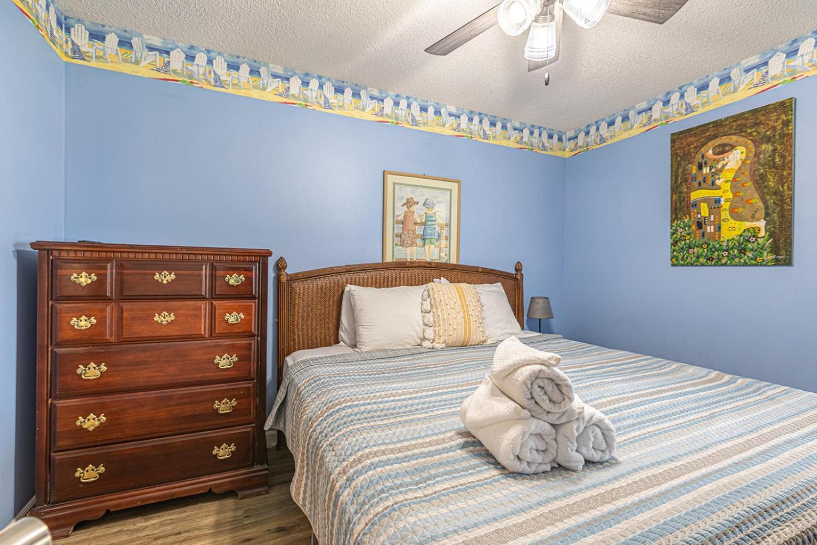 Gorgeous Centrally Located Ocean View 2 King, Huge Private Yard & Deck, Firepit, Bbq, & Game Tables Myrtle Beach Exterior photo