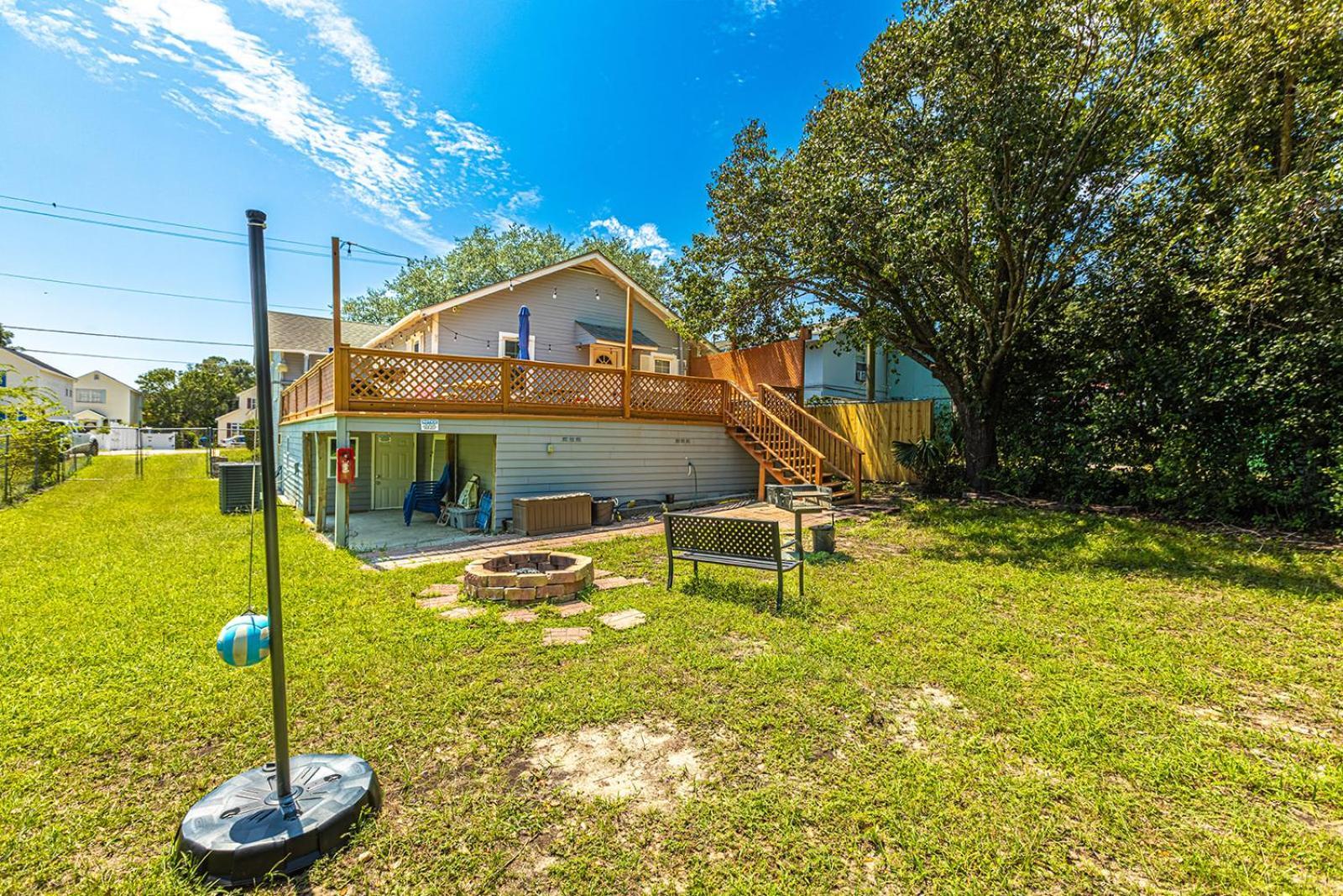 Gorgeous Centrally Located Ocean View 2 King, Huge Private Yard & Deck, Firepit, Bbq, & Game Tables Myrtle Beach Exterior photo